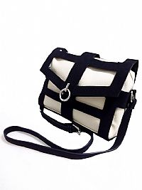 ΓΥΝΑΙΚΕΙΑ ΤΣΑΝΤΑ ΧΙΑΣΤΙ ΔΙΧΡΩΜΗ ΑΣΠΡΟΜΑΥΡΗ