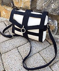 ΓΥΝΑΙΚΕΙΑ ΤΣΑΝΤΑ ΧΙΑΣΤΙ ΔΙΧΡΩΜΗ ΑΣΠΡΟΜΑΥΡΗ