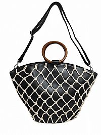 ΓΥΝΑΙΚΕΙΑ ΤΣΑΝΤΑ ΩΜΟΥ ΜΑΥΡΟ ΧΡΩΜΑ ΜΕ ΜΠΑΜΠΟΥ ΛΑΒΕΣ ΚΑΙ ΔΙΑΚΟΣΜΗΤΙΚΑ ΣΧΟΙΝΙΑ